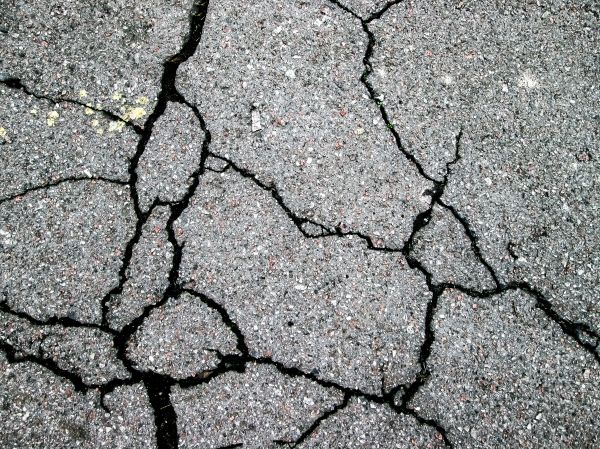 Driveway Crack Filling in Des Moines