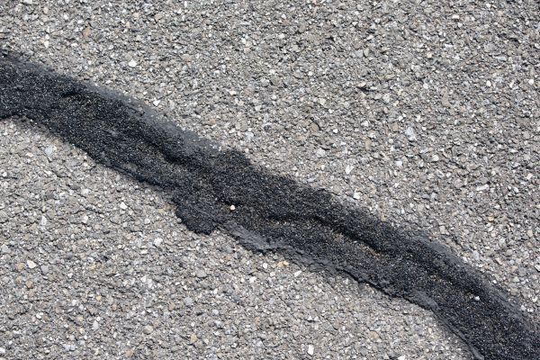 Cost of Driveway Crack Sealing in Des Moines