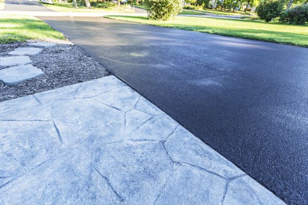 Cost of Residential Driveway Sealing in Des Moines