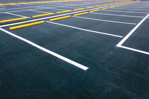Asphalt Parking Lot Sealing in Des Moines