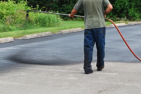 Lot Sealcoating in Des Moines