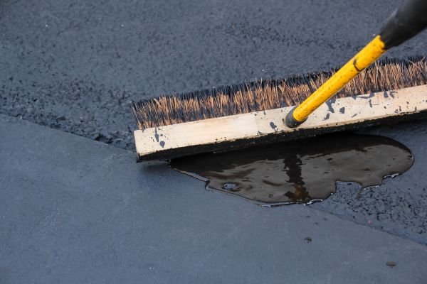 Driveway Asphalt Sealing in Des Moines