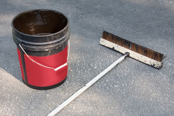Cost of Tar Driveway Sealing in Des Moines